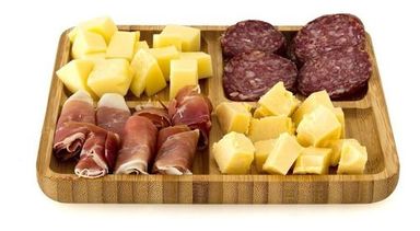 Tabla Con 4 Divisiones En Bambú Para Picada